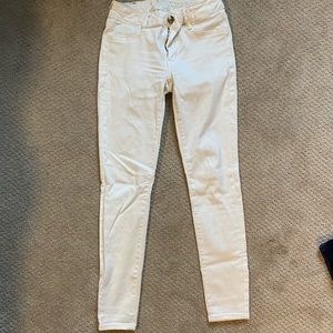 AE white jeggings